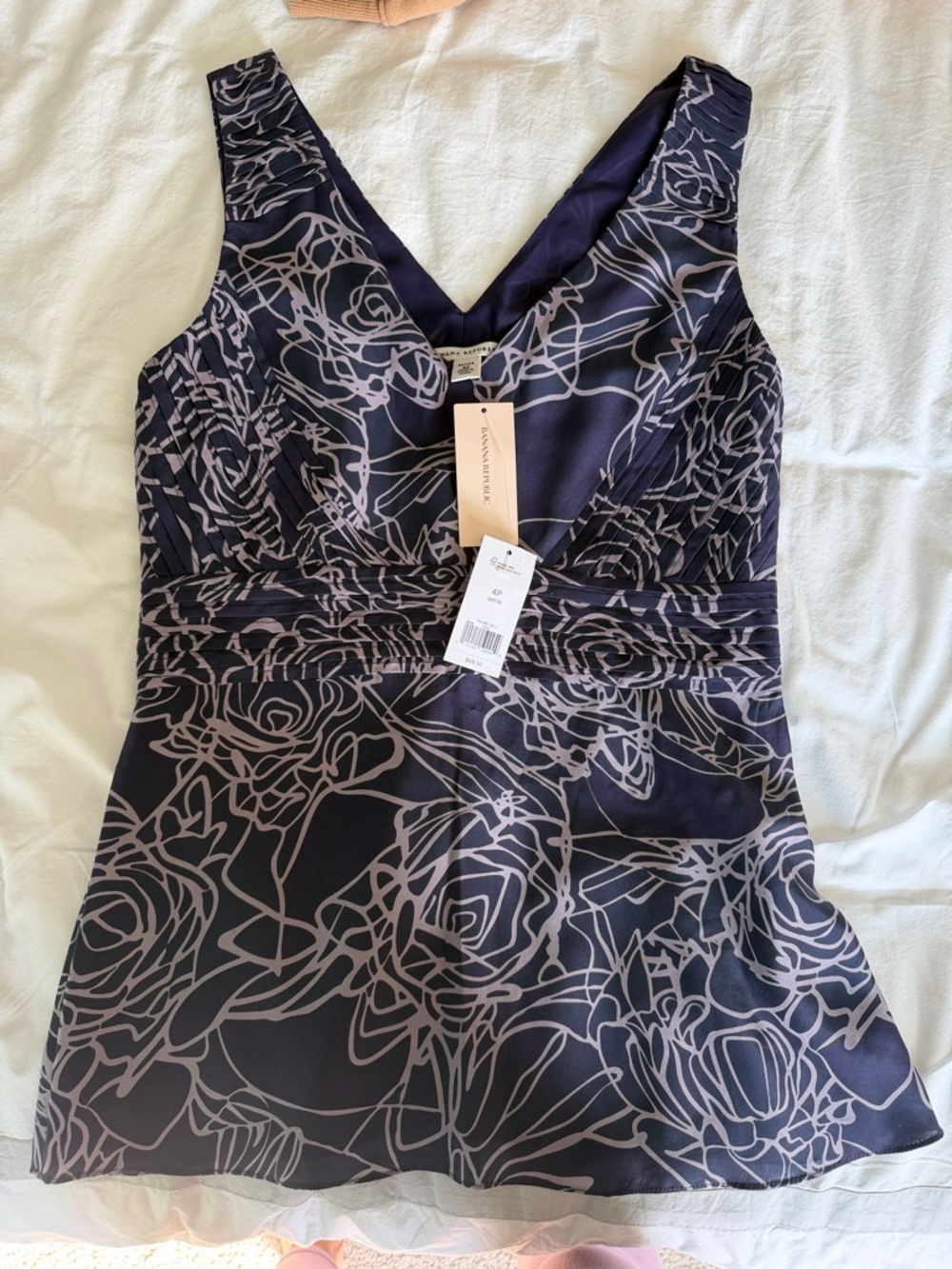 Banana Republic Petite V-Neck Floral Print Shell in Deep Navy and Taupe